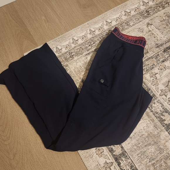 Med Couture Set Touch Top Small, bottoms XS - Picture 4 of 7